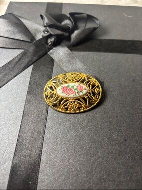 Avon Vintage Rose Pin / Brooch